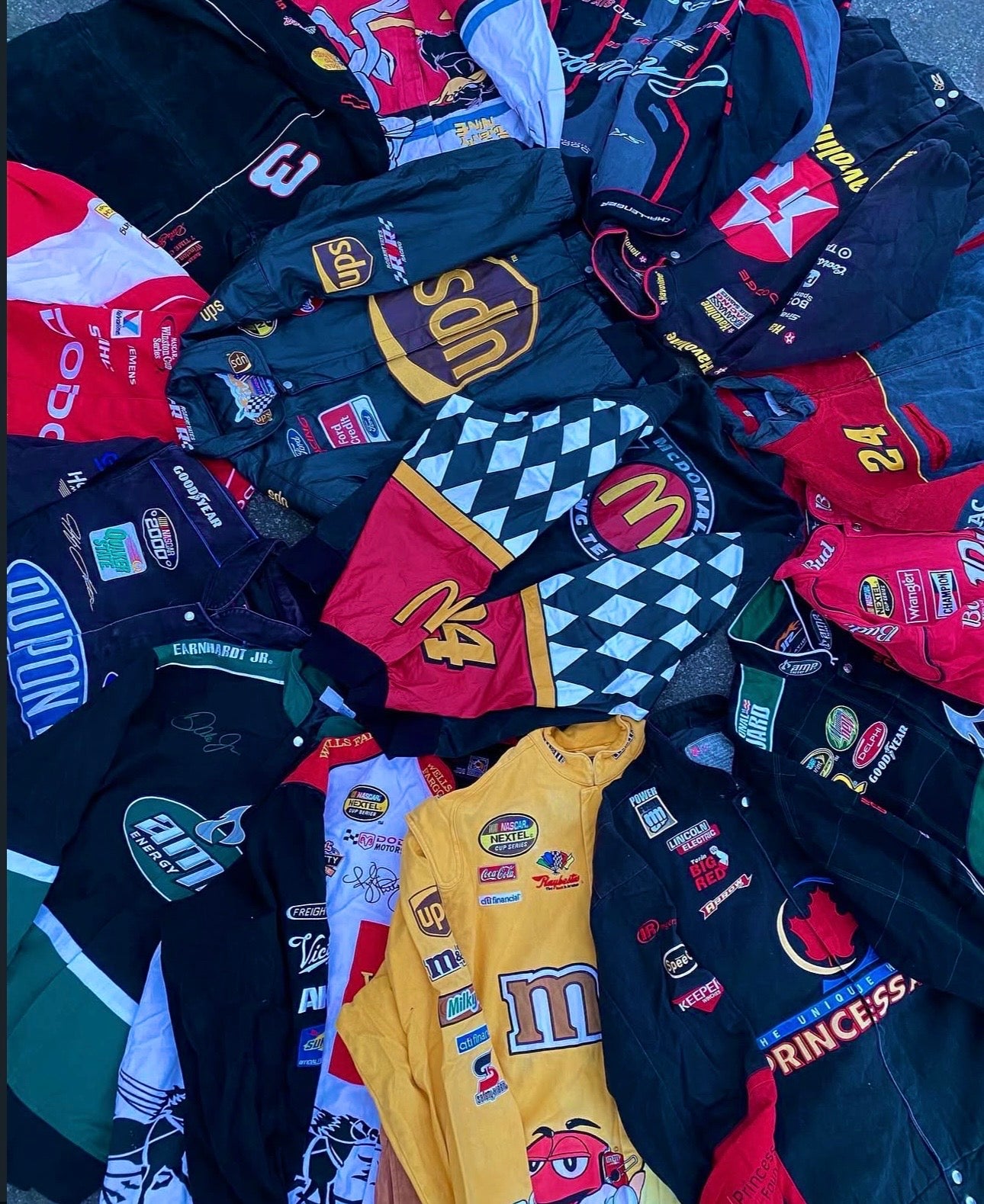 JACKETS & HOODIES