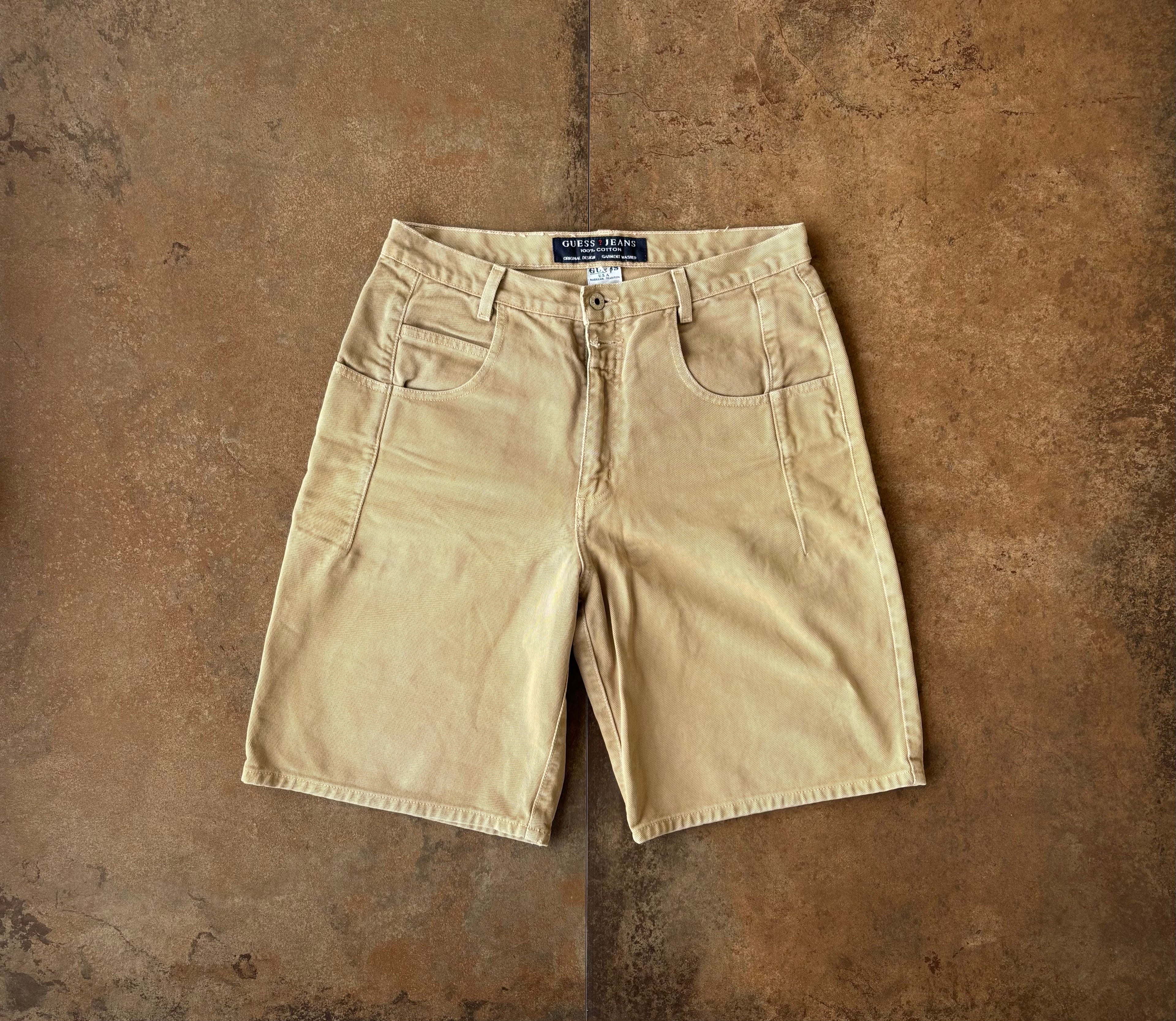 (32) 90s Guess Jhorts