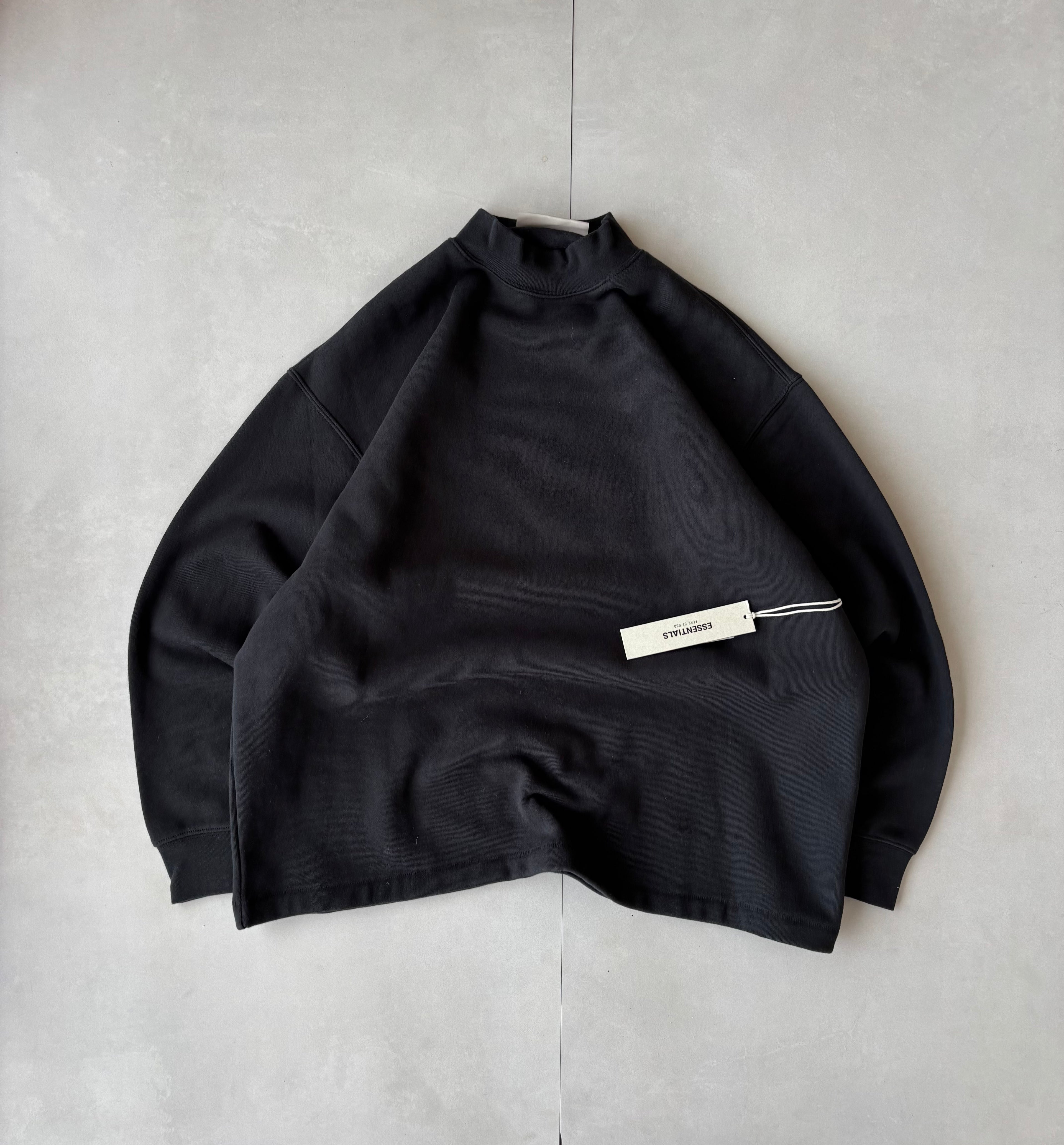 (M) Essentials Fear Of God Crewneck