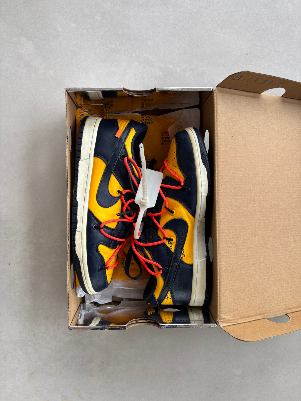 Nike Dunk Low Off White Michigan