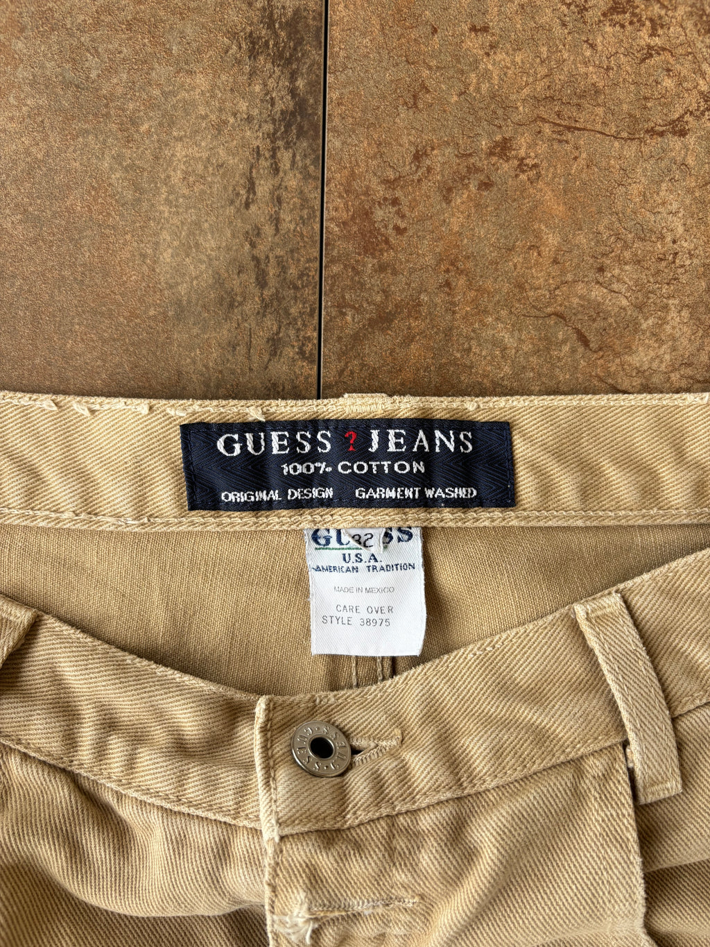 (32) 90s Guess Jhorts