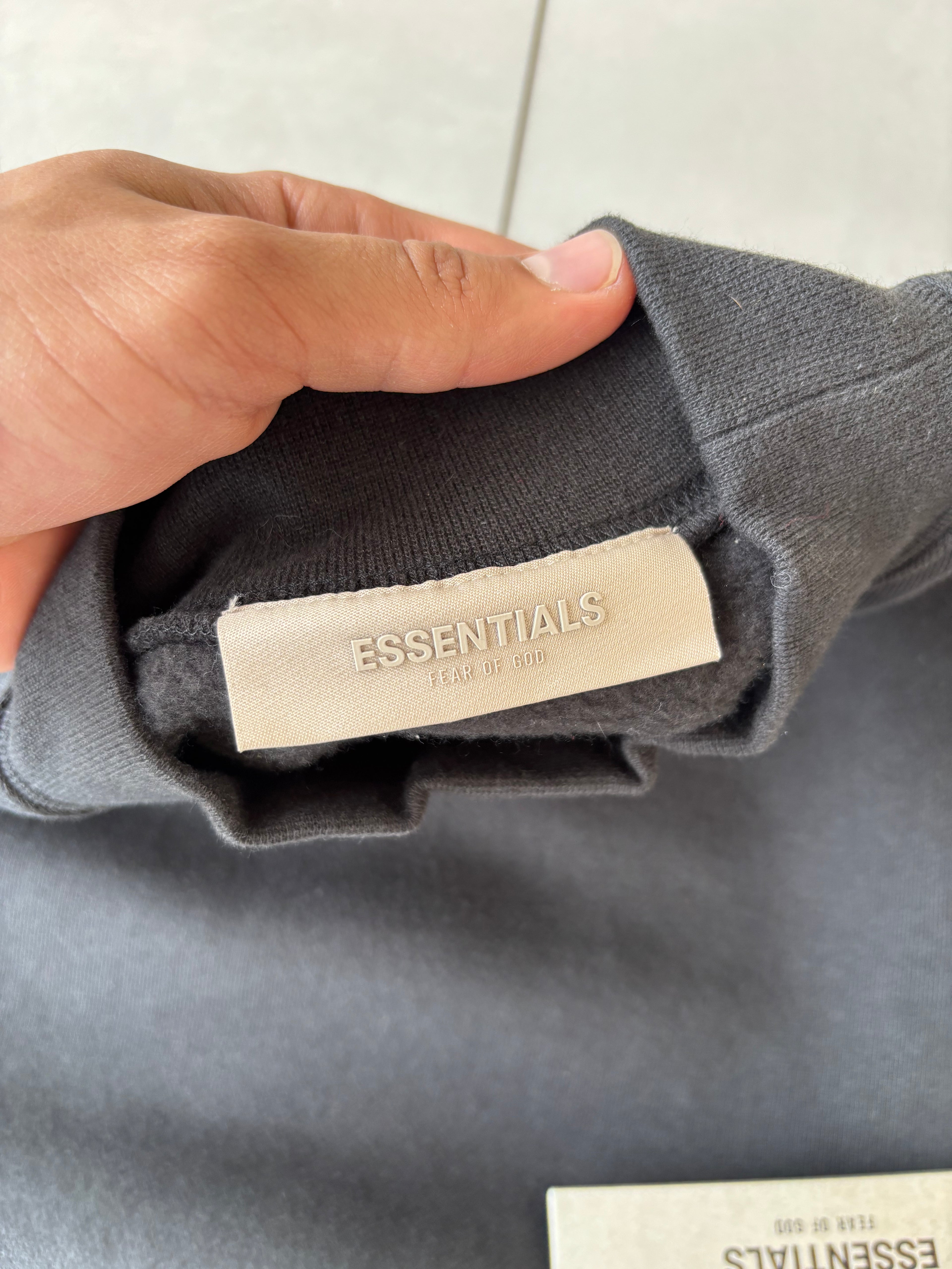 (M) Essentials Fear Of God Crewneck